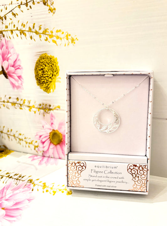 Silver Plated Circle Leaves Necklace