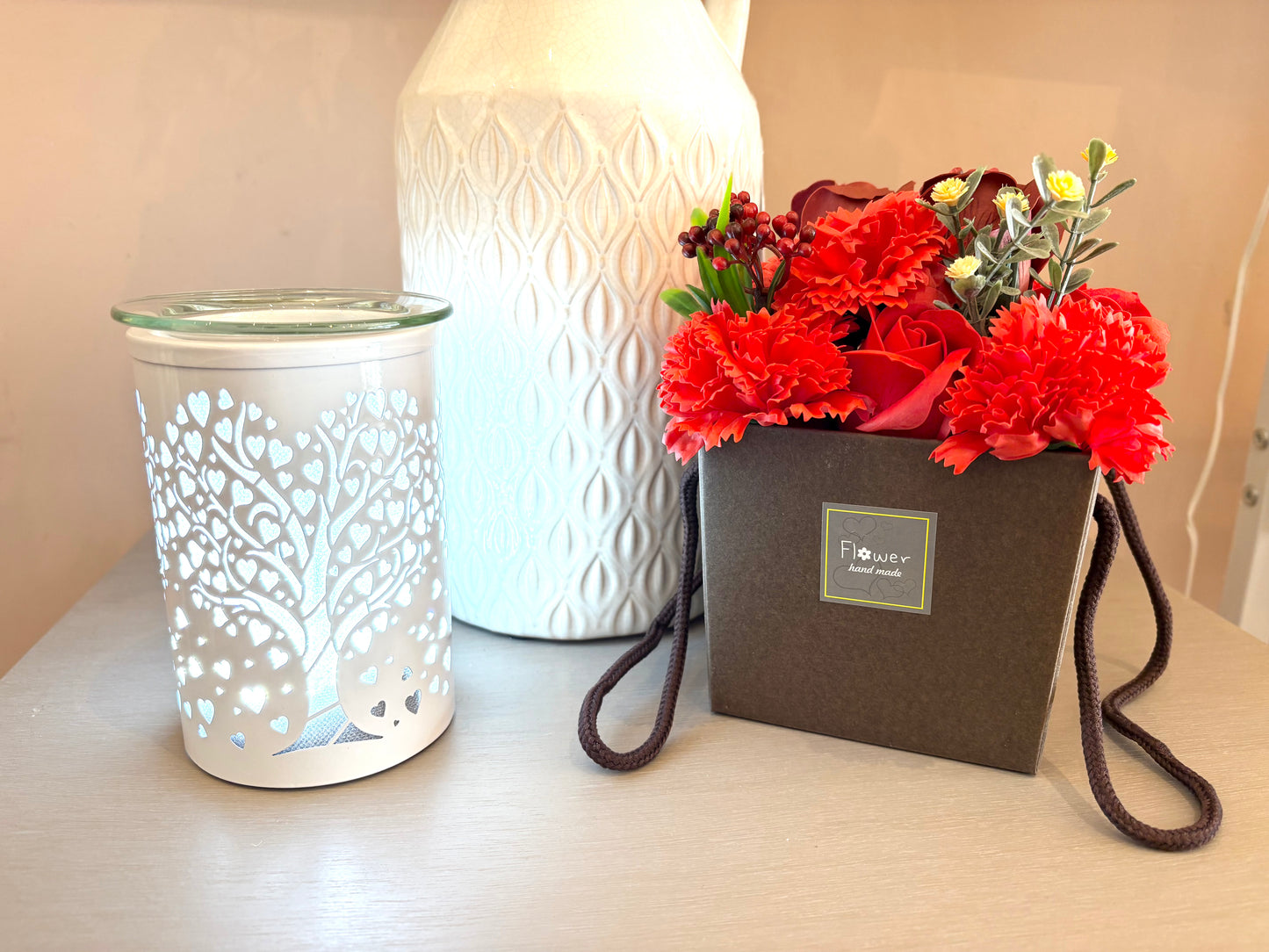 WHITE TREE HEART LED ELECTRIC WAX BURNER