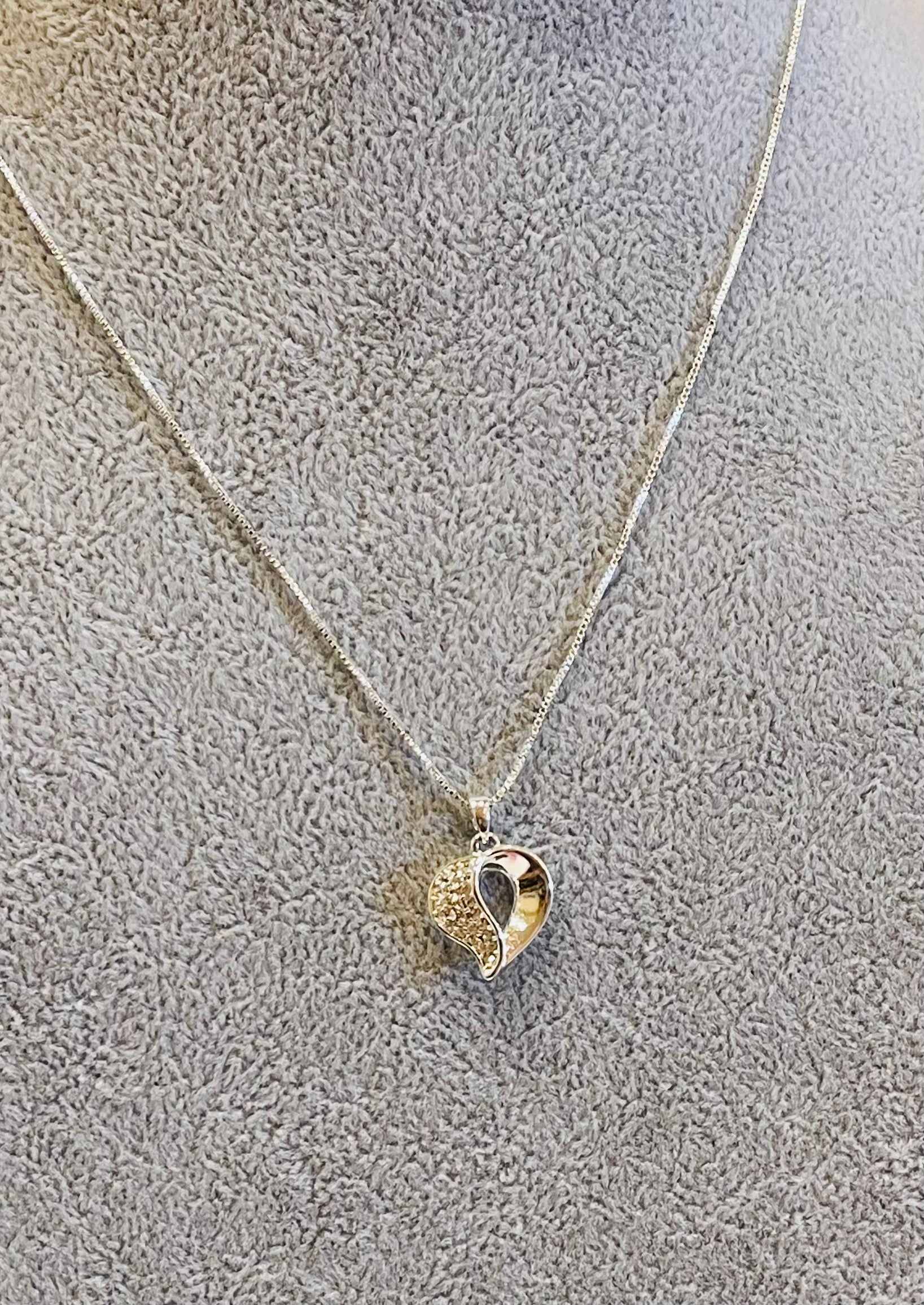 Twisted Heart Silver Plated Necklace (6596903108679)